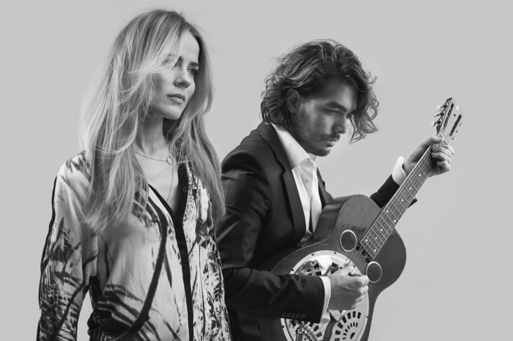 The_Common_Linnets_-_fotograaf_Michel_MAlder