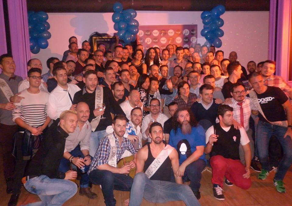 2014-grupo-en-la-disco